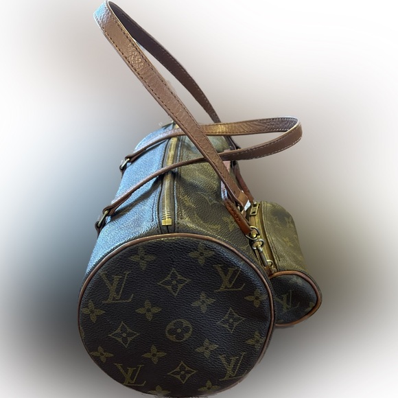 Authentic Louis Vuitton Papillon 30 and mini pouch. - Picture 9 of 14